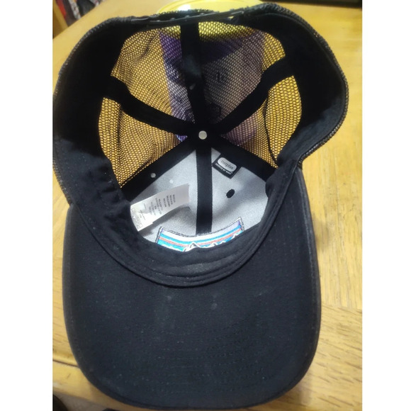 The Patagonia P-6 Logo LoPro Trucker Hat Cap - Picture 3 of 6